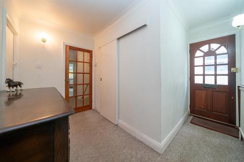 4 bedroom detached bungalow for sale, Links Way, Croxley Green