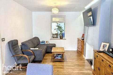 3 bedroom semi-detached house for sale, Wisbech Road, March