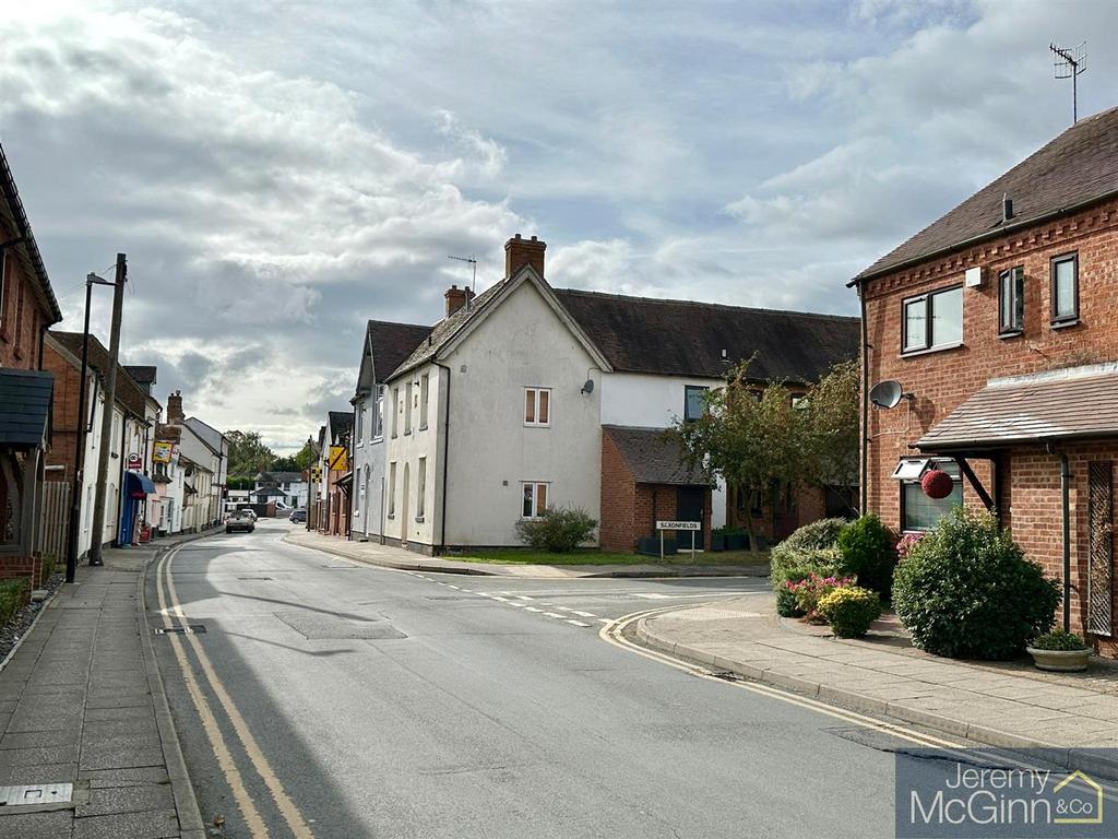 View along High St