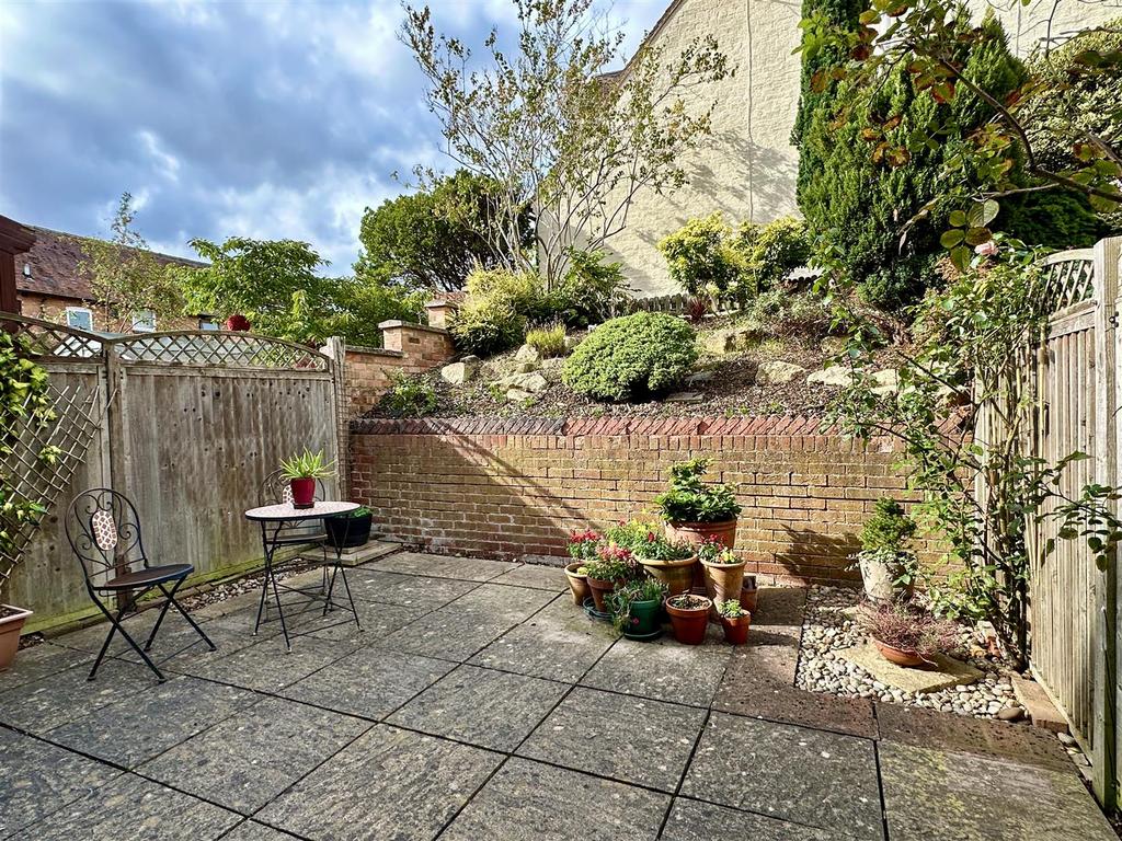 Courtyard garden