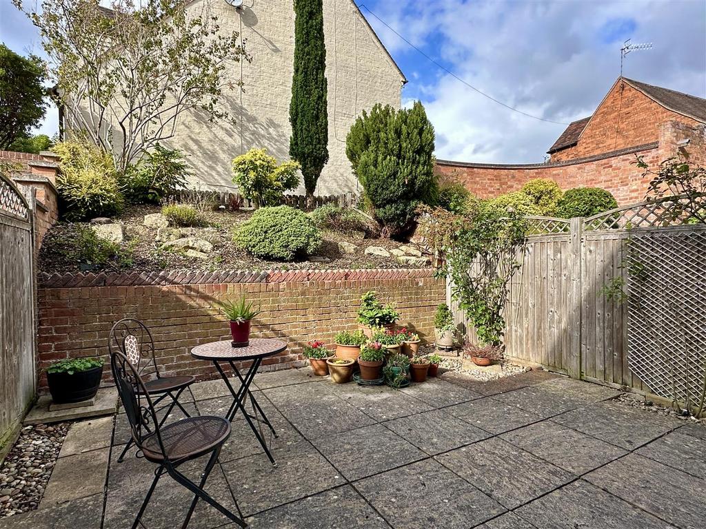 Courtyard garden