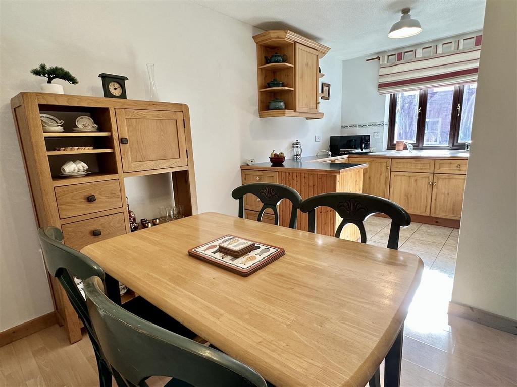 Dining kitchen