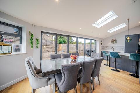 2 Crofters Green, Killinghall, Harrogate, HG3 2GY