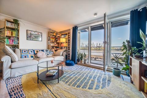 3 bedroom apartment for sale, Thistley Court, Glaisher Street, Deptford, London, SE8