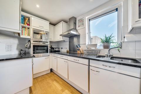 3 bedroom apartment for sale, Thistley Court, Glaisher Street, Deptford, London, SE8