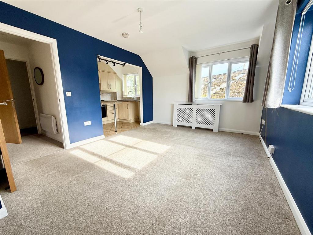 Lounge to kitchen