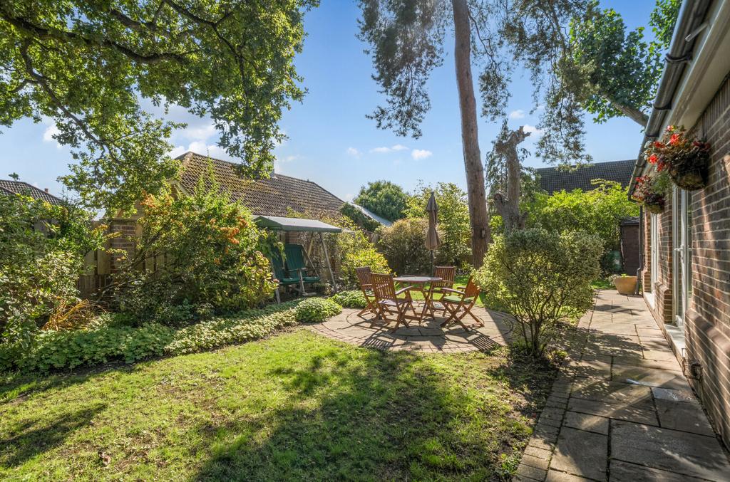 1355365-4-68cd454...