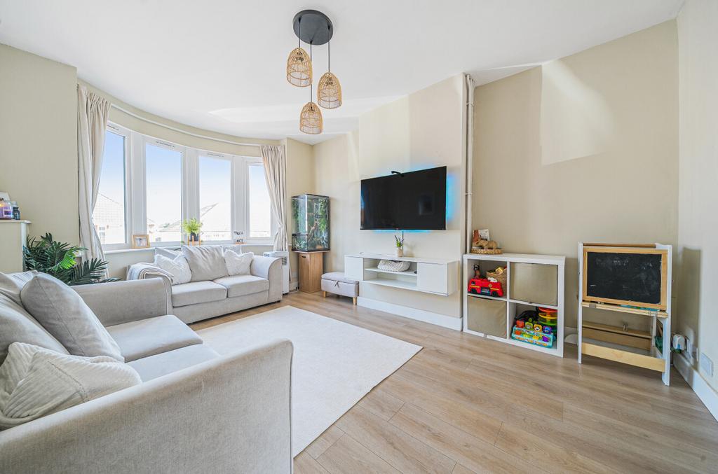 1356927-12-68d1a2...