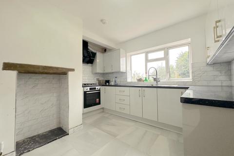2 bedroom semi-detached house to rent, Catsbridge Lane, Cannock WS11