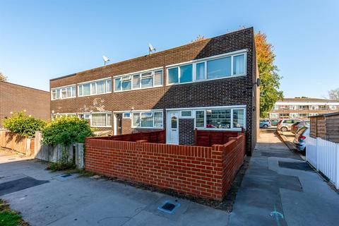 3 bedroom end of terrace house for sale, Belvoir Close, London SE9