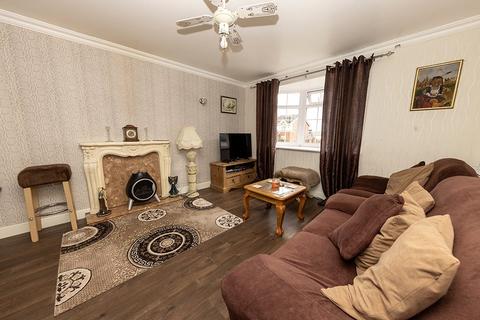 3 bedroom terraced house for sale, Brades Rise, Oldbury, West Midlands, B69