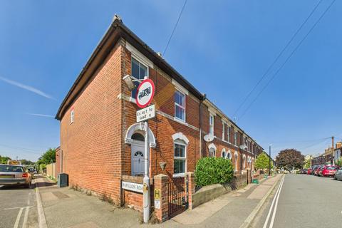 3 bedroom end of terrace house for sale, Crowhurst Road, Colchester CO3