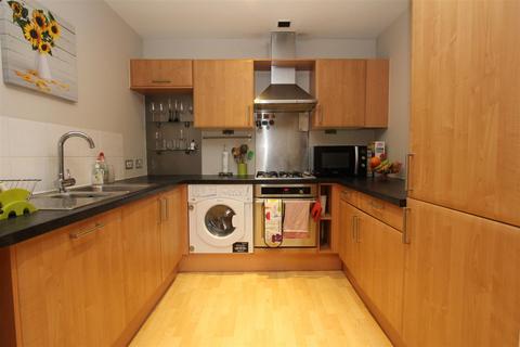 2 bedroom flat for sale, Balmoral Place, Brewery Wharf