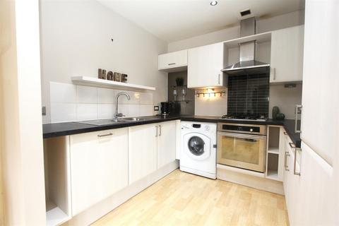 2 bedroom flat for sale, Balmoral Place, Brewery Wharf