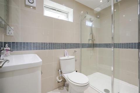 51 Longmead, Windsor, SL4 5PZ