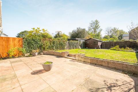 51 Longmead, Windsor, SL4 5PZ