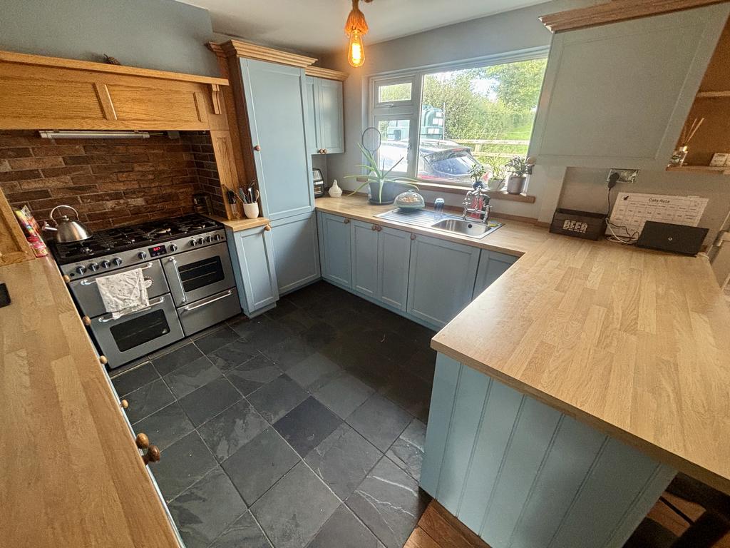 Kitchen/diner (second image)