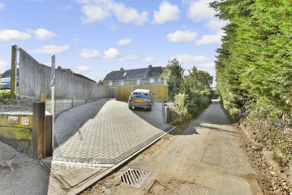 Driveway/Parking