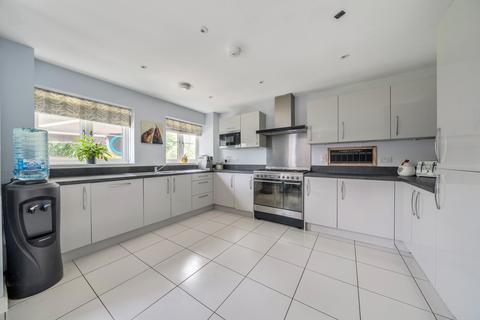 4 bedroom detached house for sale, Jupiter Close, Swindon, SN26