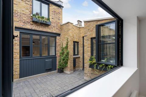 undefined, Brixtow Mews, SW2
