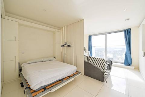 undefined, Pan Peninsula, Canary Wharf, London, E14