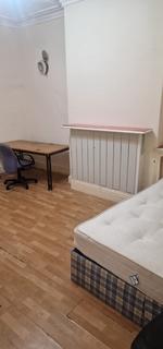 9 bedroom house to rent, Room 3, 157 Hyde park road