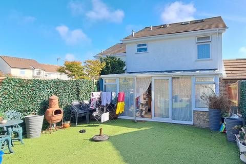 4 bedroom end of terrace house for sale, 41 Brownsea Close New Milton BH25 5UG