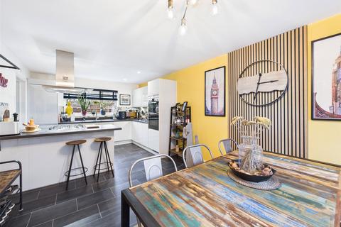 undefined, Greenfinch Close, Hardwicke, Gloucester, Gloucestershire, GL2