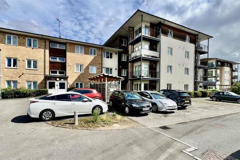 2 bedroom apartment for sale, Bennett Close, Hounslow TW4