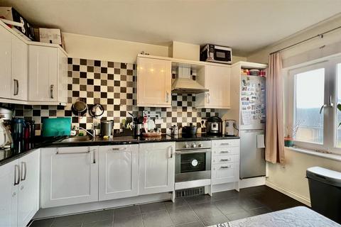 2 bedroom apartment for sale, Bennett Close, Hounslow TW4