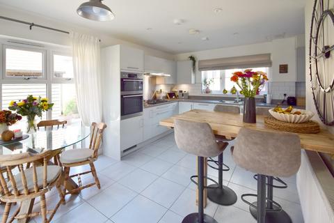 4 bedroom detached house for sale, Burners Walk, Wouldham, Rochester, ME1