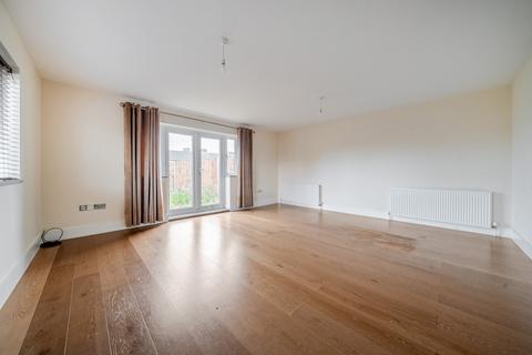 3 bedroom semi-detached house for sale, Grayne Avenue, Isle of Grain, Rochester