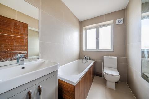 3 bedroom semi-detached house for sale, Grayne Avenue, Isle of Grain, Rochester