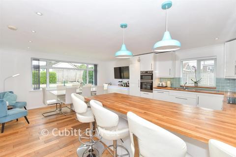 4 bedroom detached bungalow for sale, Greenacres, Ashington, West Sussex