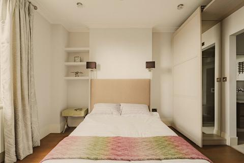 2 bedroom apartment for sale, Ennismore Gardens, Knightsbridge, SW7