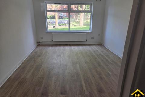 3 bedroom flat to rent, Cowen Avenue, Harrow, Middlesex, HA2
