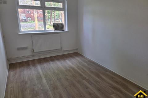 3 bedroom flat to rent, Cowen Avenue, Harrow, Middlesex, HA2