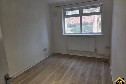 3 bedroom flat to rent, Cowen Avenue, Harrow, Middlesex, HA2