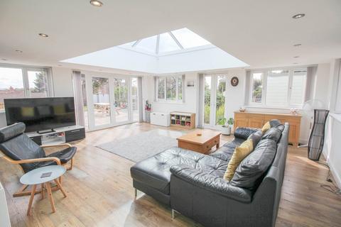 5 bedroom detached bungalow for sale, Brean*Absolutely Stunning*Ideal for Dual Occupancy*1 Minute to Beach*