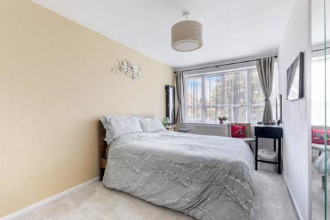 undefined, Merland Rise, Tadworth, Surrey, KT20 5JG