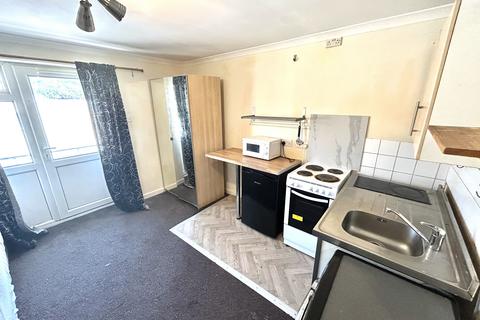 undefined, Broadway, Pontypridd CF37