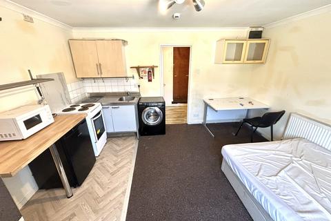 undefined, Broadway, Pontypridd CF37