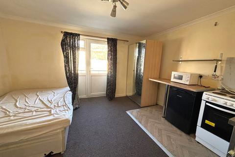 undefined, Broadway, Pontypridd CF37