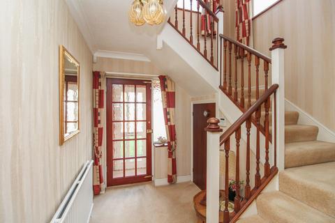 3 bedroom detached house for sale, Abinger Avenue, Cheam, Sutton, Surrey. SM2 7LJ