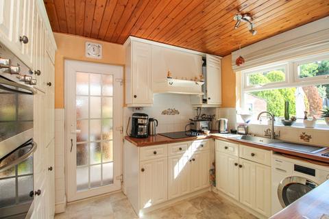 3 bedroom detached house for sale, Abinger Avenue, Cheam, Sutton, Surrey. SM2 7LJ