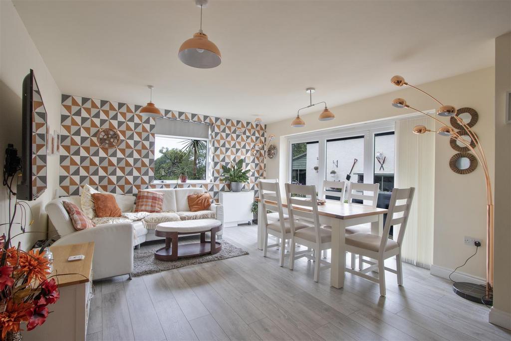 Kitchen/Diner/Family Room