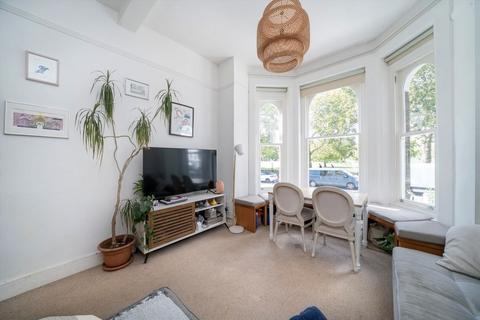 2 bedroom flat for sale, Queensdown Road, London E5