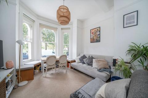 2 bedroom flat for sale, Queensdown Road, London E5