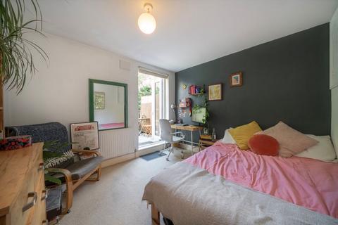 2 bedroom flat for sale, Queensdown Road, London E5
