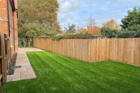 undefined, Chain Free Property, Freethorpe